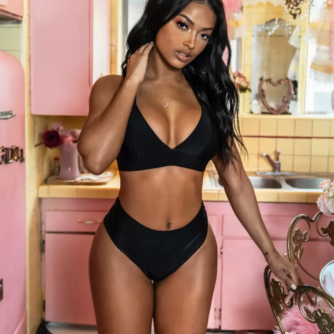 Bikini Bottoms High Waist Cheeky Bikini Bottom – Pitch Black<Kulani Kinis Sale